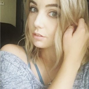 Meet your Posher, Eve